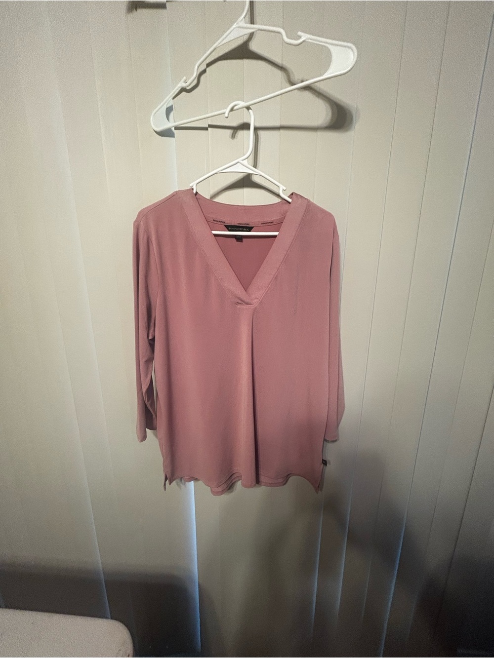 Banana Republic Mauve V-Neck Long Sleeve Blouse